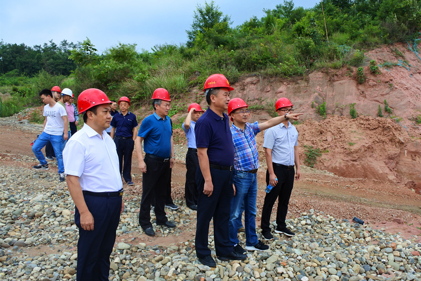 副市長(zhǎng)楊震專題督查華強(qiáng)溝水庫工程防汛減災(zāi)及安全生產(chǎn)工作